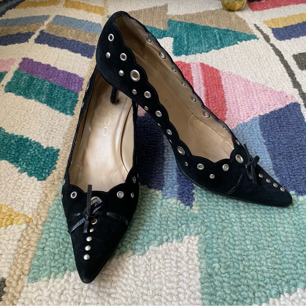 Sacco Black Suede Grommet Pointy Toed Scalloped Edge Kitten Heel Pumps Size 8 38